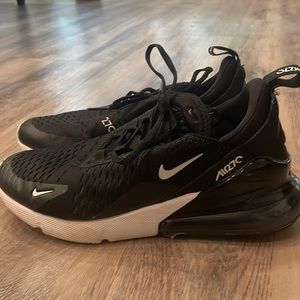 Nike Air Max 270, black/white, size 7Y